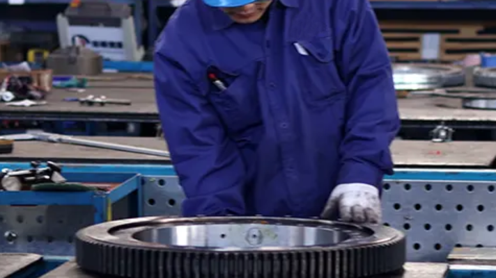 Slewing bearing repair and maintenance